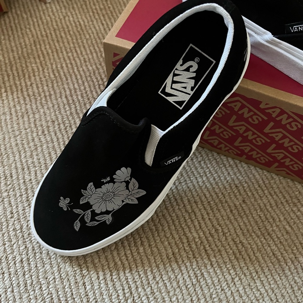 💜 brand new VaNs slip ons 💜